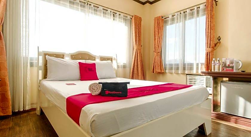 RedDoorz Plus @ Seaborne Hotel Subic Zambales