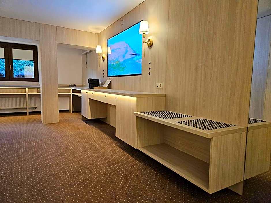 Penzión Wellness & Restaurant Zoborská, free parking