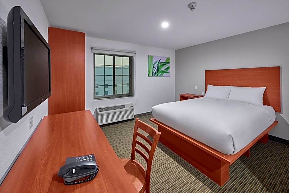 Extended Suites Monterrey Aeropuerto