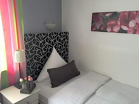 Economy Twin Room
