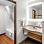 EverSpring Inn & Suites