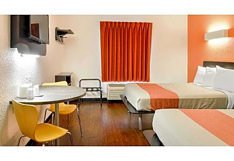 2 Full Beds | Non-Smoking, Micfridge