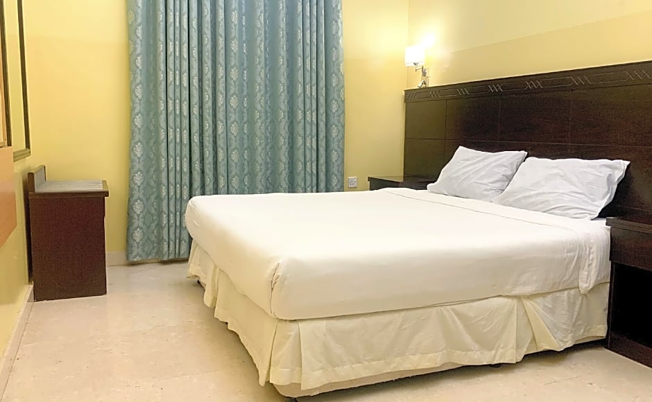 Super OYO 152 Manam 1 Hotel Apartment