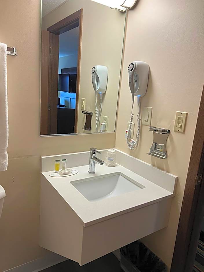 Super 8 by Wyndham Superior WI