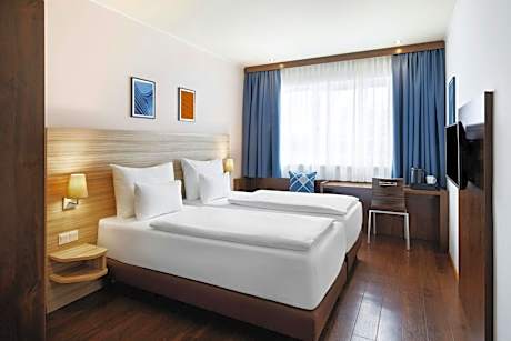 Twin Room with City View