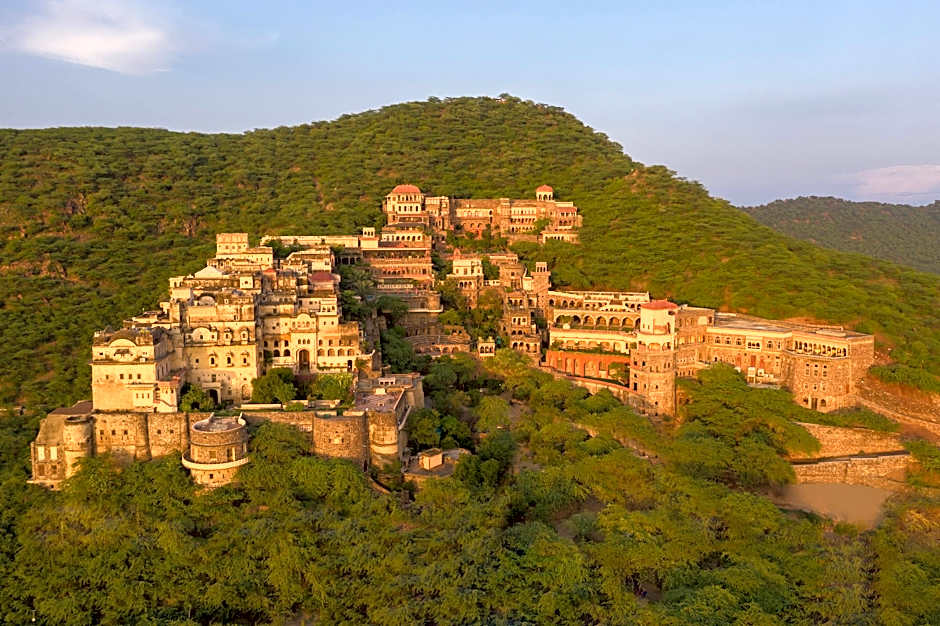 Neemrana Fort-Palace