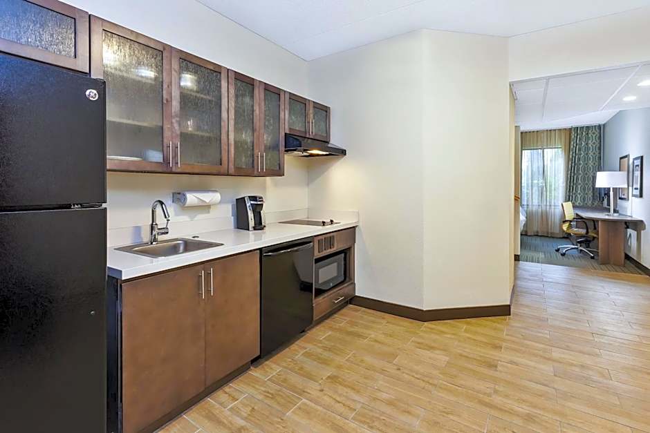 Candlewood Suites Grand Rapids Airport By IHG