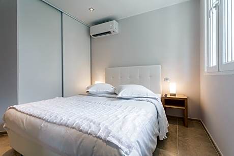 One-Bedroom Apartment with Garden