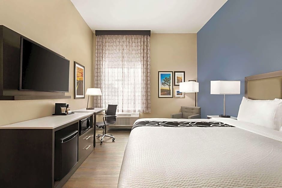 La Quinta Inn & Suites by Wyndham San Bernardino
