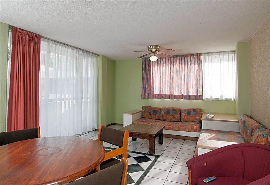 Suites Futura Plaza del Sol