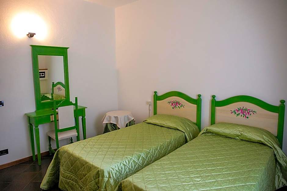 La Villetta Food & Drink Rooms for Rent - No Reception -