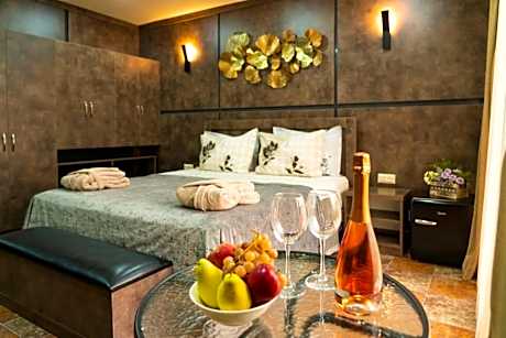 Suite with Spa Bath