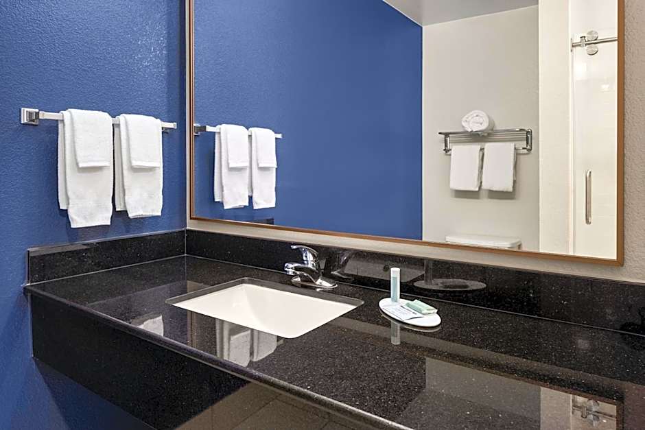 Fairfield Inn & Suites by Marriott Columbus East