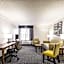 La Quinta Inn & Suites by Wyndham Cincinnati Sharonville