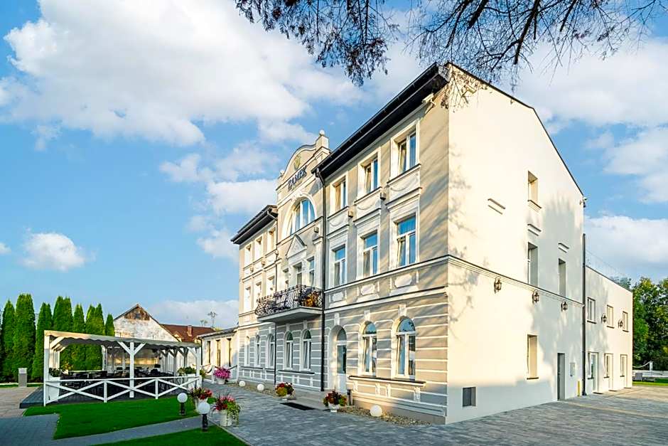 ZAMEK NA PIASKU - Tuż przy Plaży