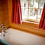 Storm Mountain Lodge & Cabins