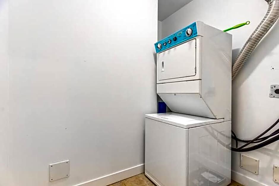 Private apartment with 2 bedrooms, 2 bathrooms, living area, laundry included