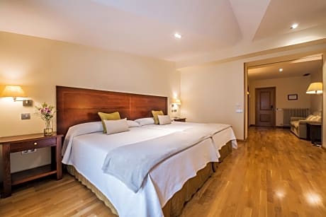 JUNIOR SUITE (2 ADULTS)