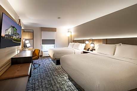 Standard Room with Two Queen Beds