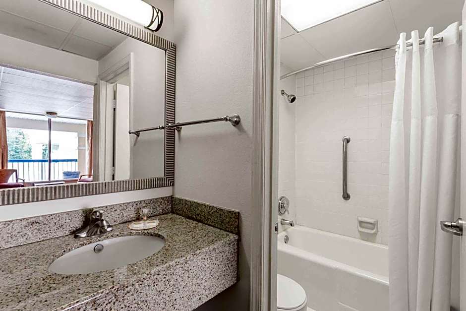 Days Inn by Wyndham Fredericksburg North