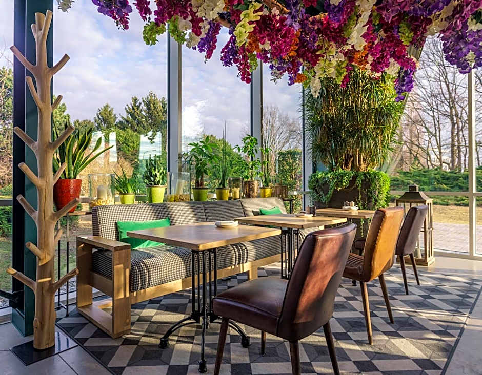 Holiday Inn Hotel Brussels Airport by IHG