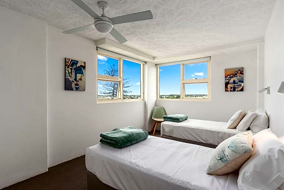 84 The Spit Holiday Apartments