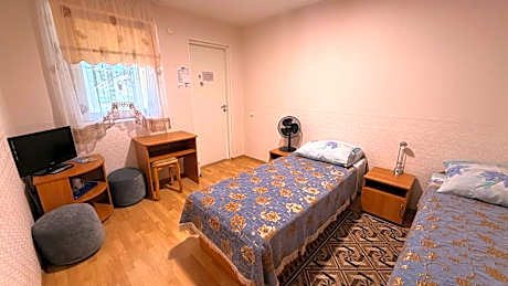 Standard Twin Room with Shared Bathroom
