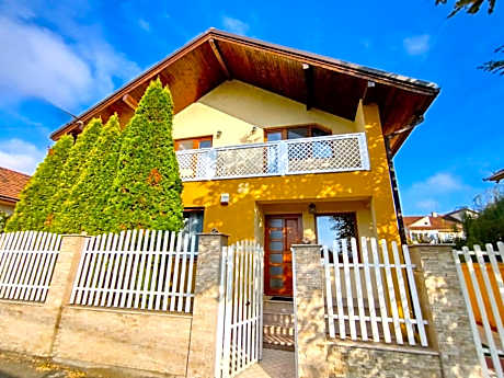 Boutique Casa Galbena