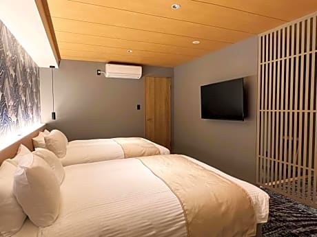 Large Twin Room