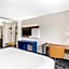 Comfort Inn & Suites Suwanee - Sugarloaf