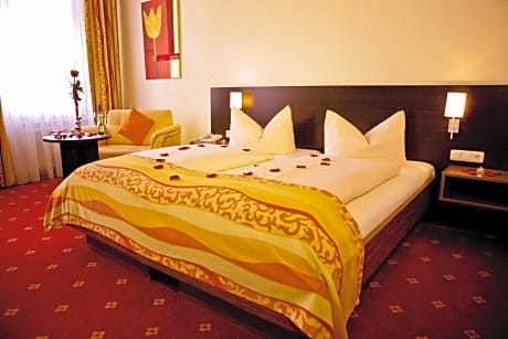 Business Double Room with Extra Bed