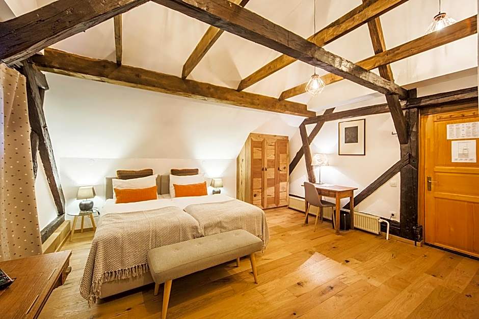 Hotel Pok Garni