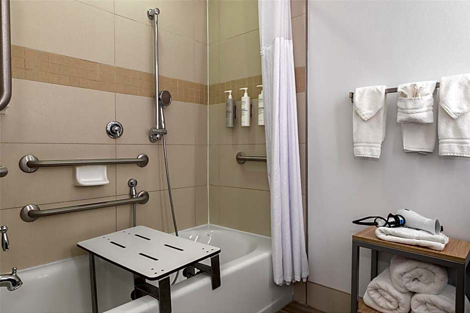 Hilton Garden Inn Auburn