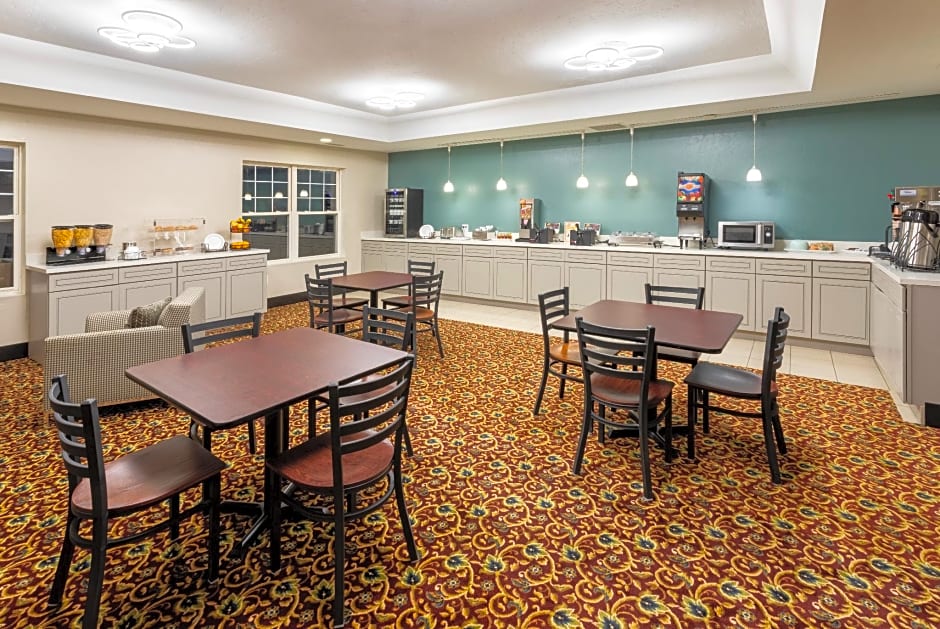 Grandstay Hotel & Suites