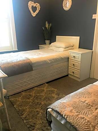 Twin Room with Shared Bathroom