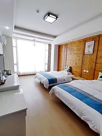 Mount Emei Moon Bay Hotel