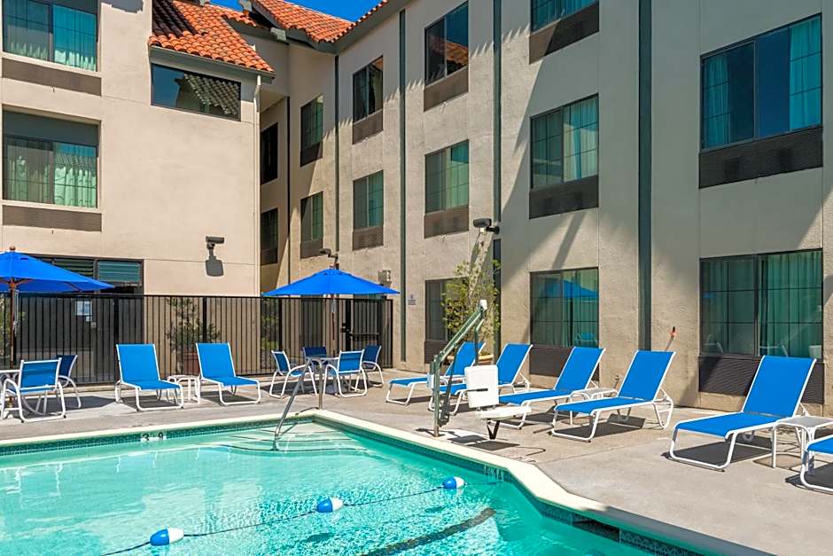 Holiday Inn Express & Suites Santa Clara - Silicon Valley By IHG