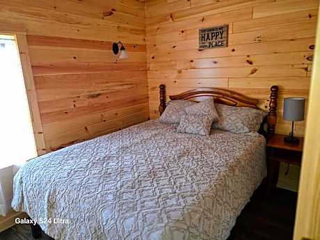 Deluxe Cabin - Walnut