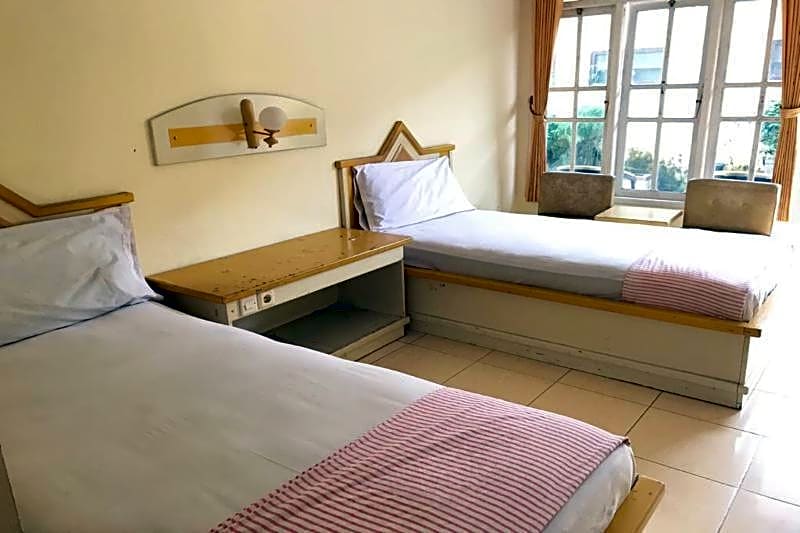 OYO 3722 Hotel Mutiara