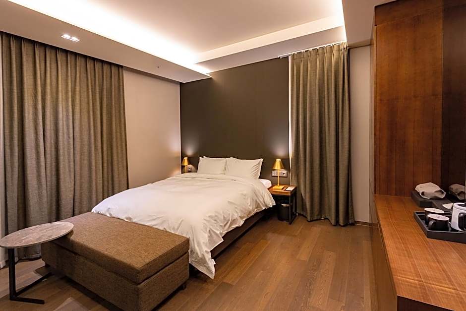 Hotel East9