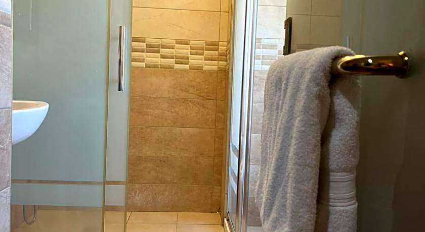 Rozana Hotel Suites