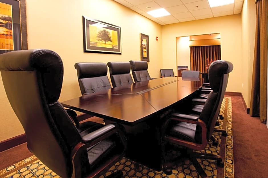 Holiday Inn Express & Suites Columbus at Northlake, an IHG Hotel