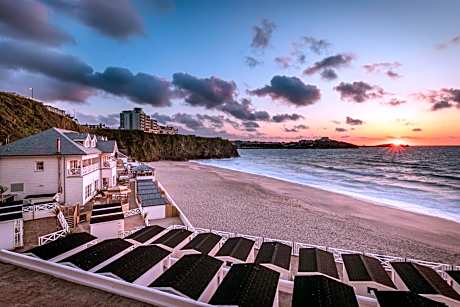 Tolcarne Beach Colonial Restaurant and Rooms