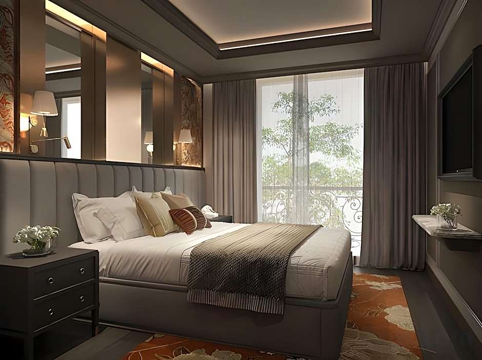 Peridot Gallery Classic Hotel