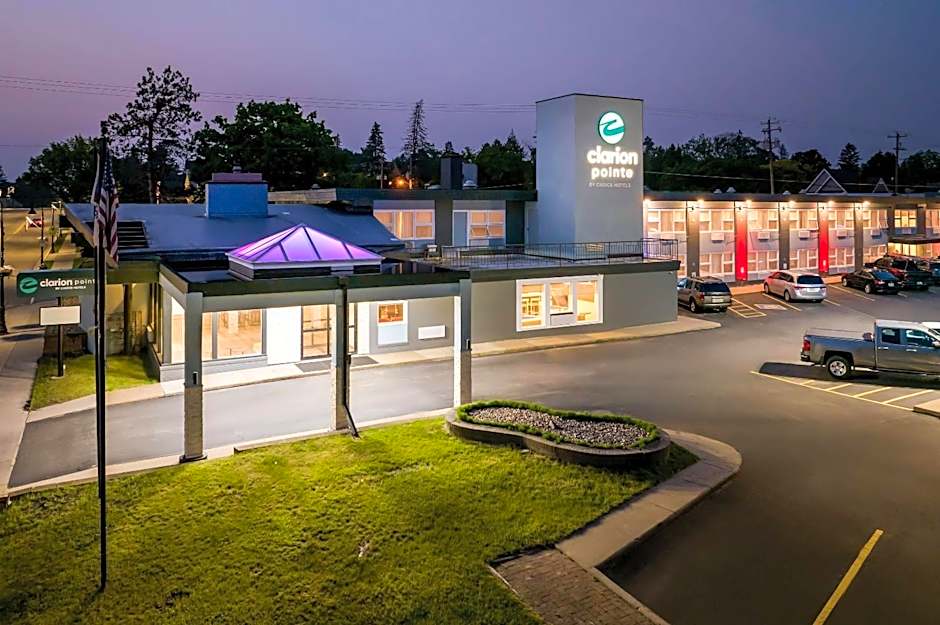 Clarion Pointe Rhinelander Downtown