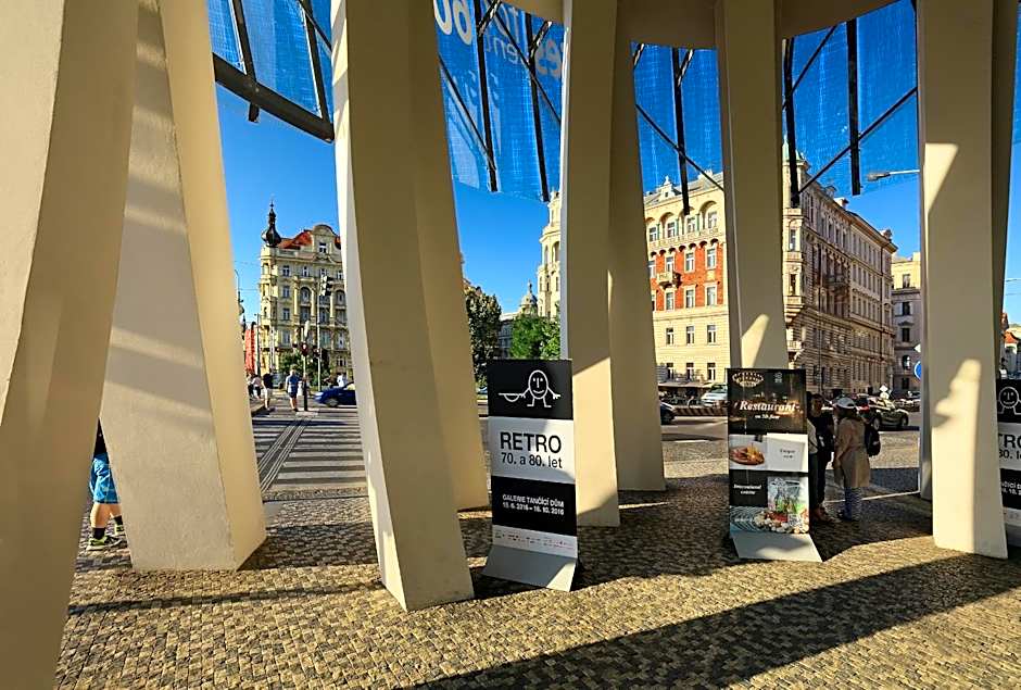 Dancing House hotel - Tančící dům