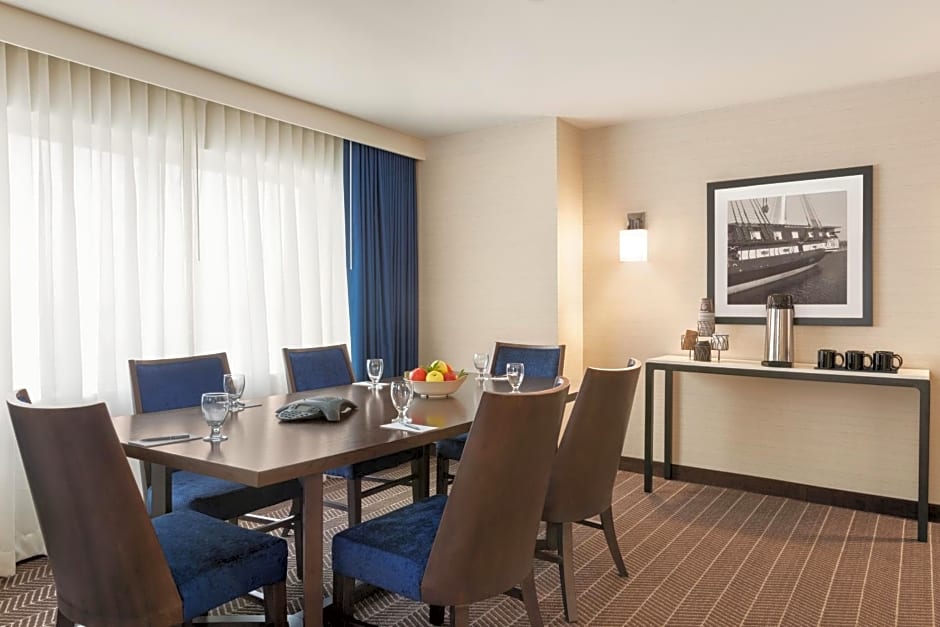 Embassy Suites Boston at Logan Airport