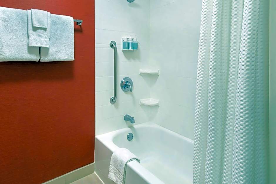 Courtyard by Marriott Mt. Laurel Cherry Hill