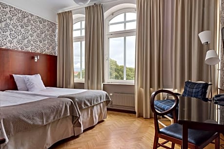 Room Two Beds