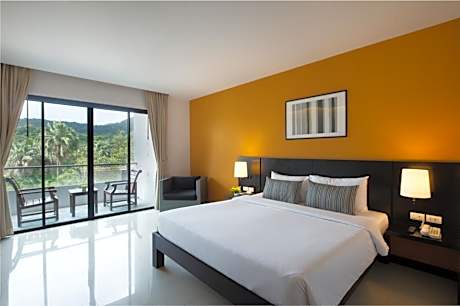 Studio with Mountain View